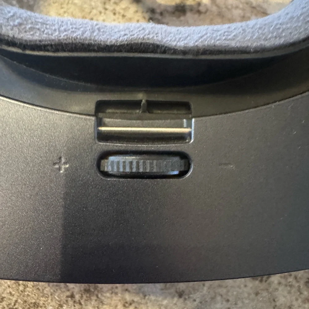 Black VR Headset Samsung Gear VR, a virtual reality headset only. No remote.